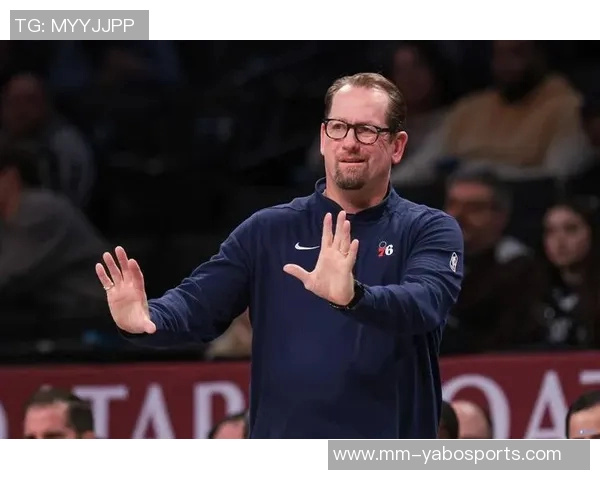 纳斯解释为何在第三节让乔治替补称其为防守哈克斯最佳人选