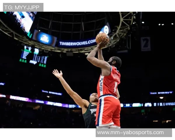 哈登半场表现亮眼三投两中助攻9次助力球队进攻展现全能风采 哈登半场表现亮眼三投两中助攻9次助力球队进攻展现全能风采