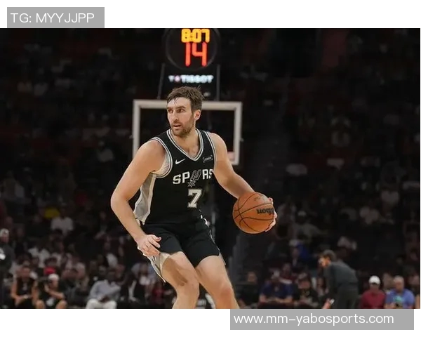 内线核心表现出色科内特半场高效贡献8分4板1帽助球队领先