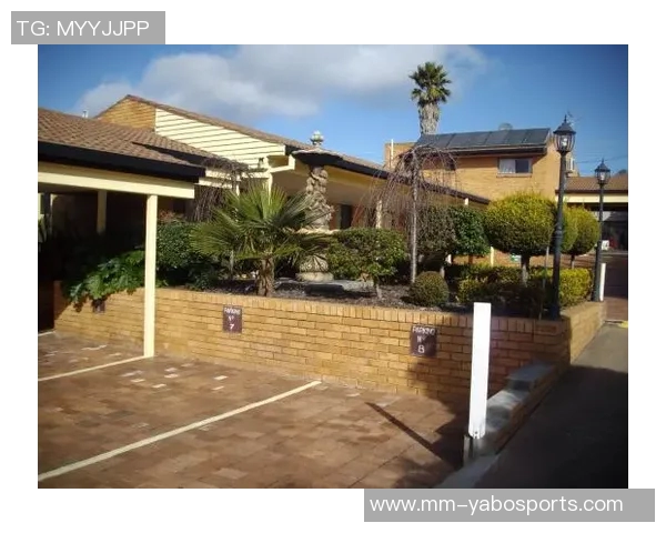 埃斯特旺与家人共同搬入新居，告别酒店生活开启新篇章